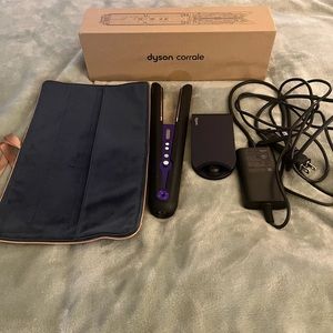 Dyson Corrale Flat Iron. 30-minute cord free use.